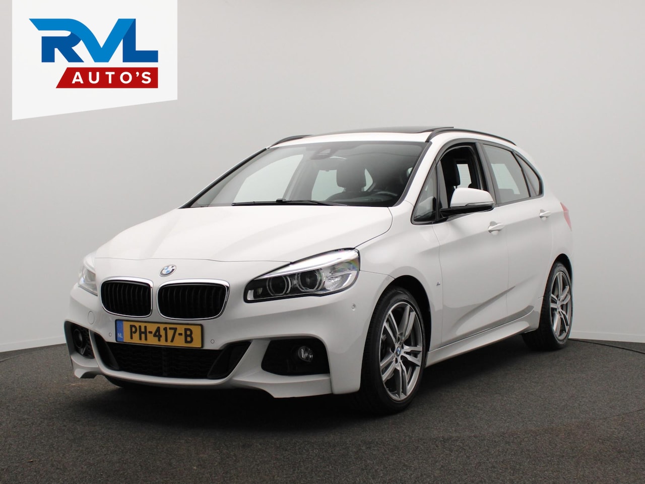 BMW 2-serie Active Tourer - 218i High Executive M-Sport Pano/dak Trekhaak Head/up Origineel NL - AutoWereld.nl