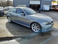 BMW 3-serie - 320i High Executive