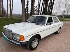 Mercedes-Benz 200-280 (W123) - 200-serie (200