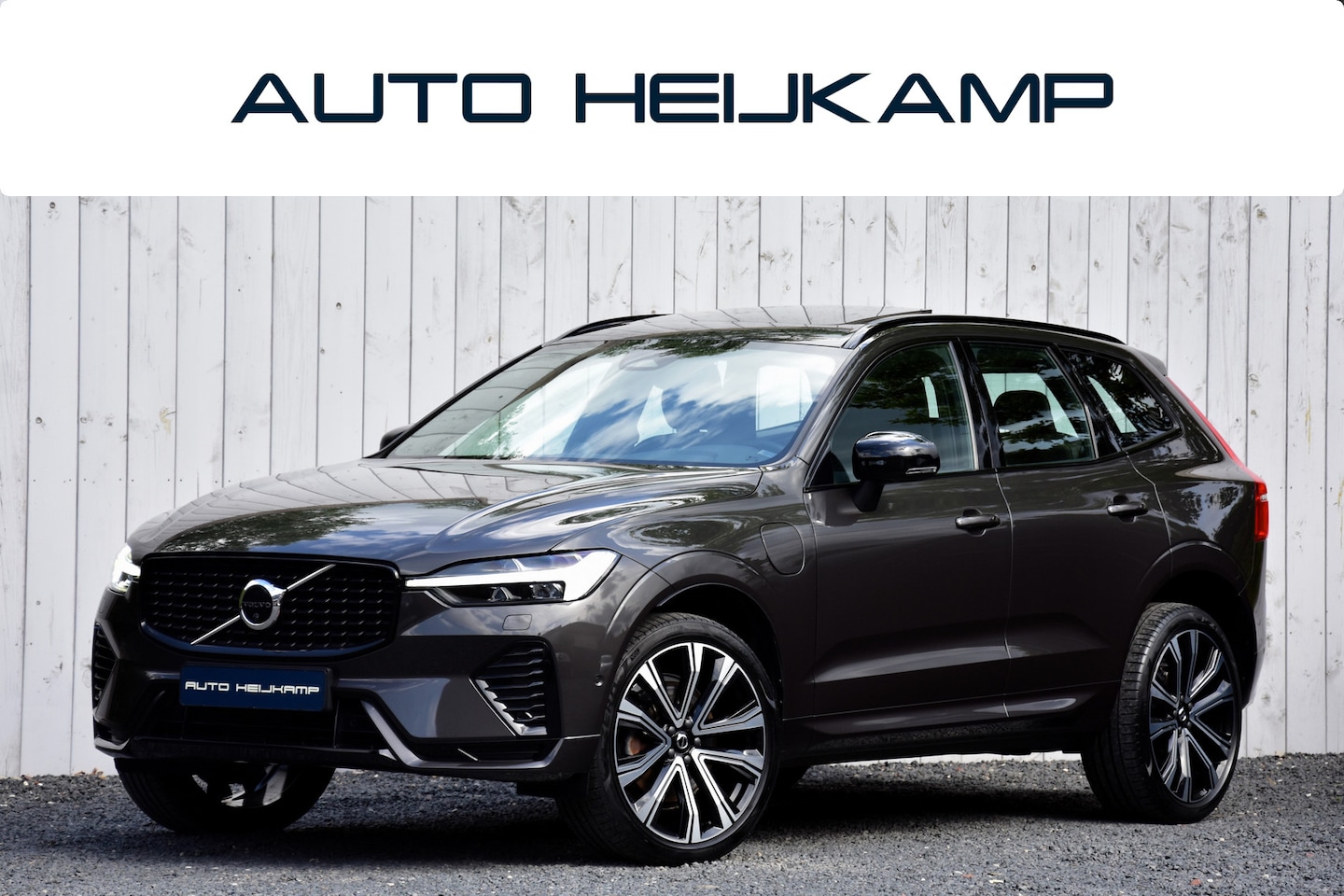 Volvo XC60 - 2.0 T6 Plug-in hybrid AWD R-Design | Long Range | Pano-dak | Luchtvering | Pilot Assist | - AutoWereld.nl