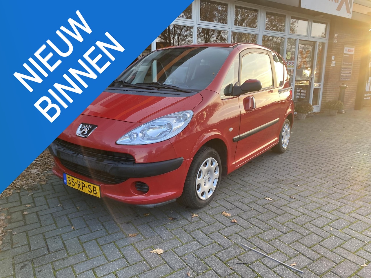 Peugeot 1007 - 1.4 Urban |Nieuwe APK!|NAP!|1e Eigenaar!| - AutoWereld.nl