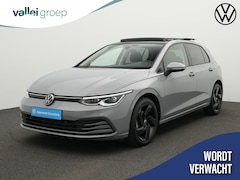 Volkswagen Golf - 1.0 eTSI 110 pk DSG Life | Panoramadak | IQ Light | Stuur-/stoelverwarming | Achteruitrijc