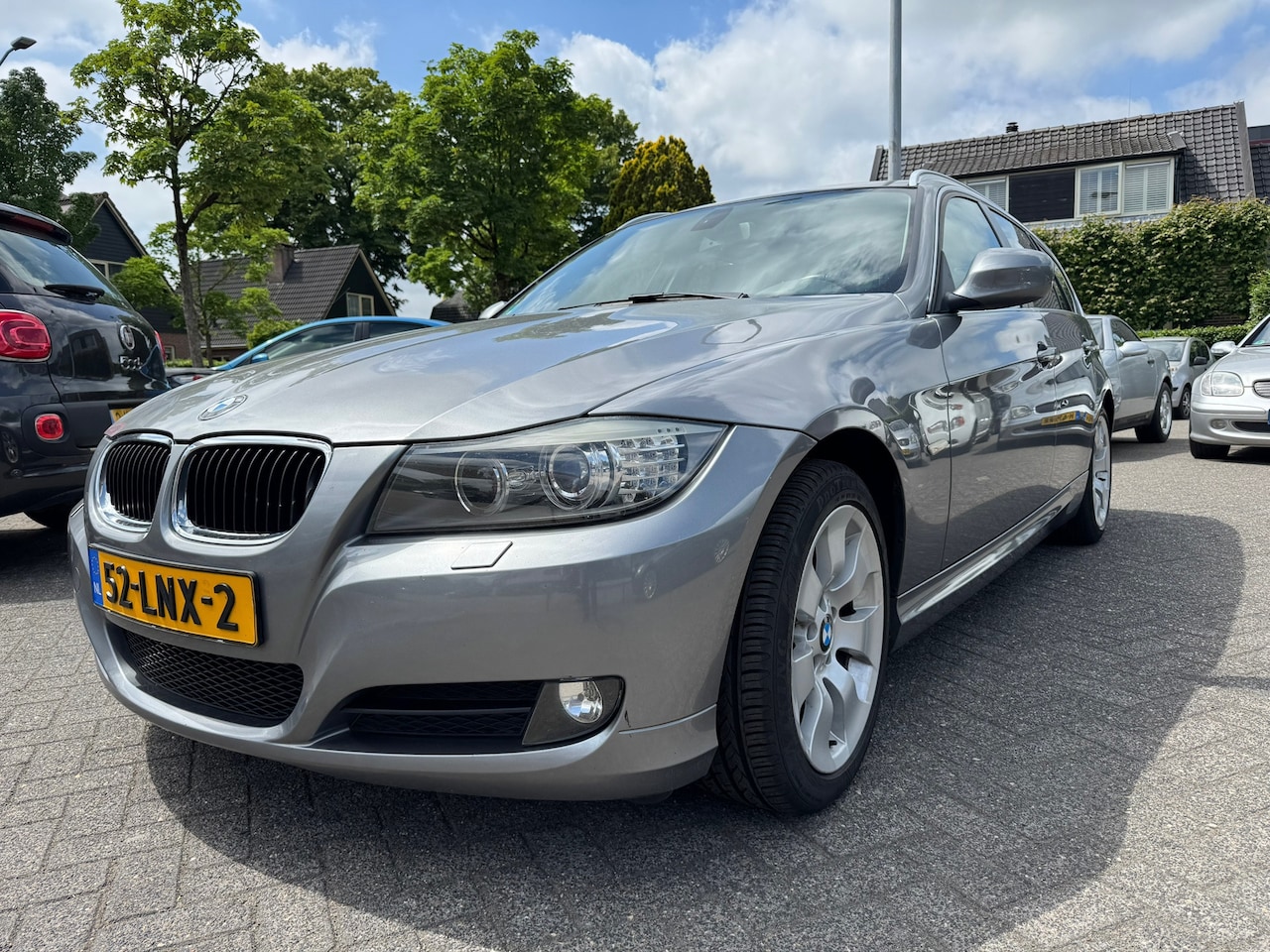 BMW 3-serie Touring - 318i Business Line 318i Business Line 143pk,Apk 13/1/26,Airco,Cruise,Navi,Nap,Trekhaak - AutoWereld.nl
