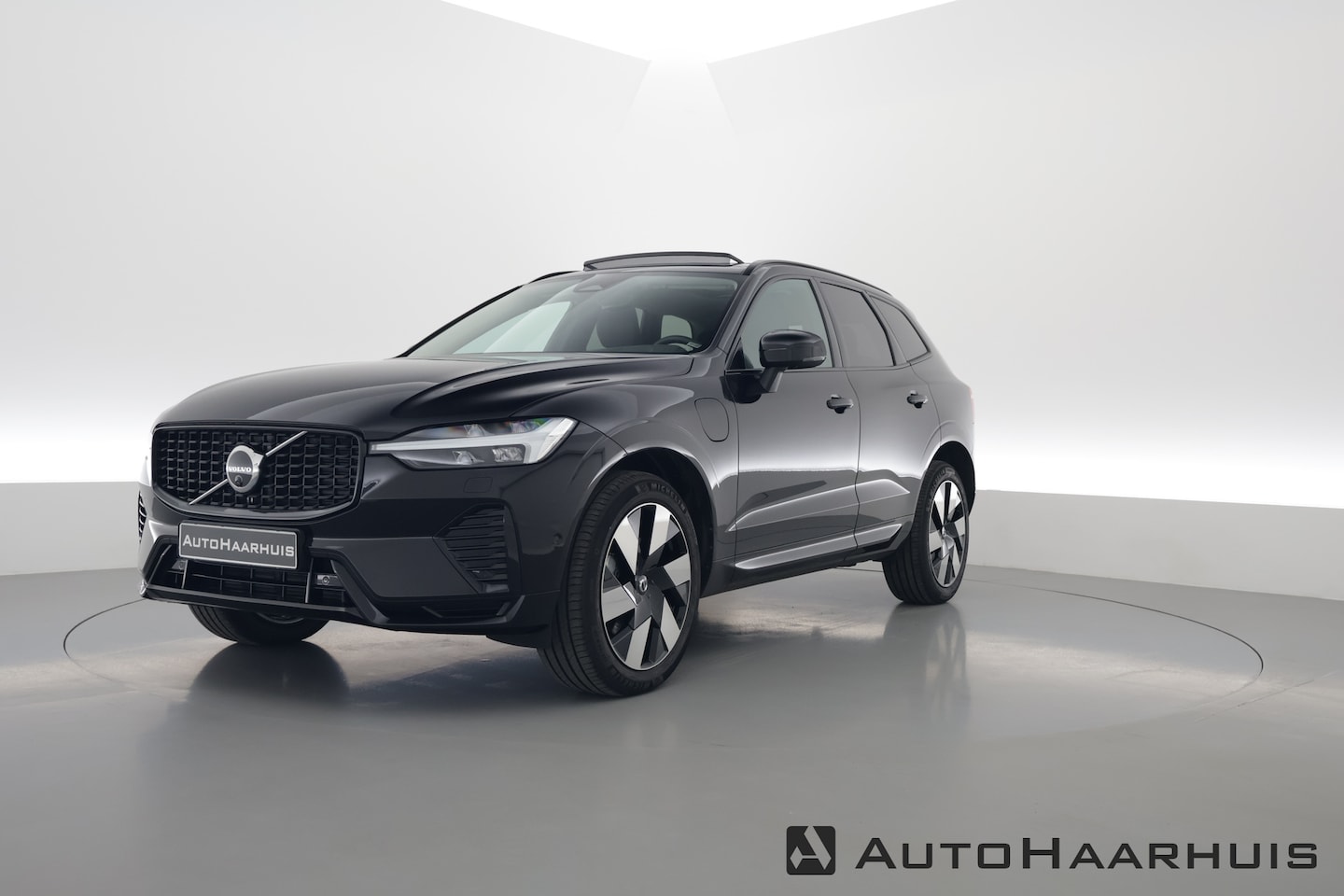 Volvo XC60 - 2.0 T8 Plug-in hybrid AWD Plus Dark | Pano | Memory seats | 360cam | H&K | Leder | Pilot A - AutoWereld.nl
