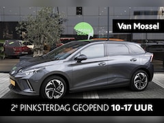 MG MG4 Electric - Luxury 64 kWh | Stoelverwarming | Stuurverwarming | 360 Camera | 435 km WLTP | 7 jaar gara
