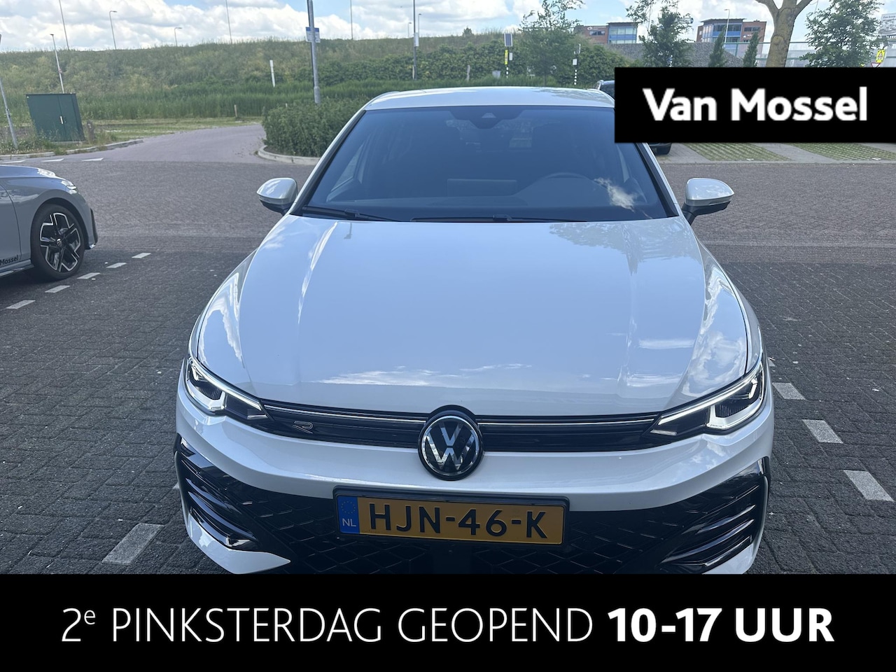 Volkswagen Golf - 1.5 eTSI R-Line Edition | Automaat | Navigatie | Apple carplay | Adaptive cruise control | - AutoWereld.nl