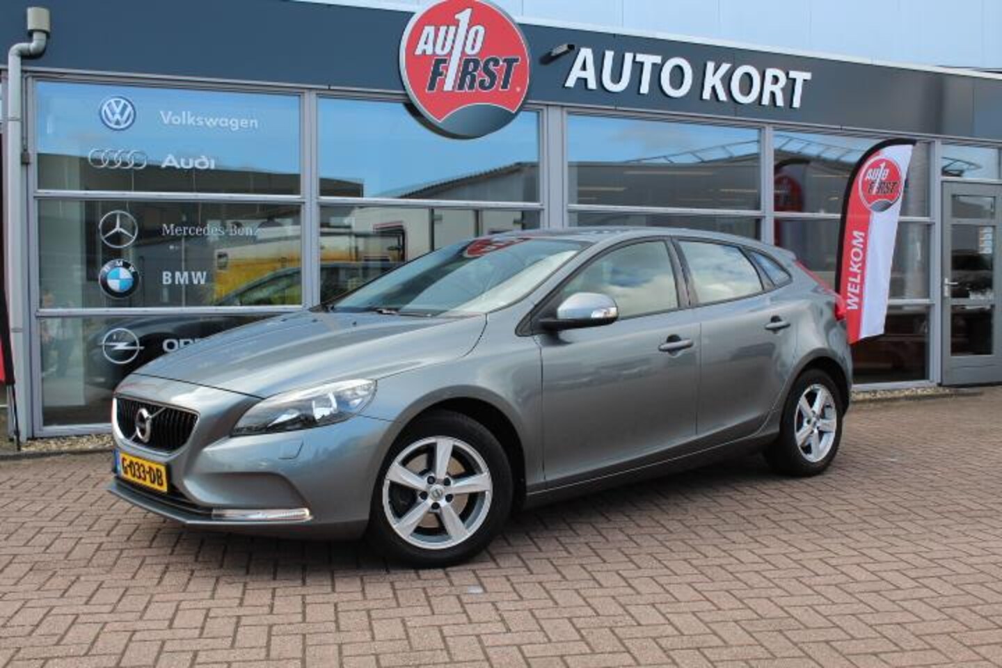 Volvo V40 - 2.0 T2 Momentum 2.0 T2 Momentum - AutoWereld.nl
