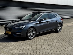 Seat Leon - 1.4 TSI eHybrid FR PHEV FR-line * Panoramadak * Camera * Trekhaak * Nav. Full Map