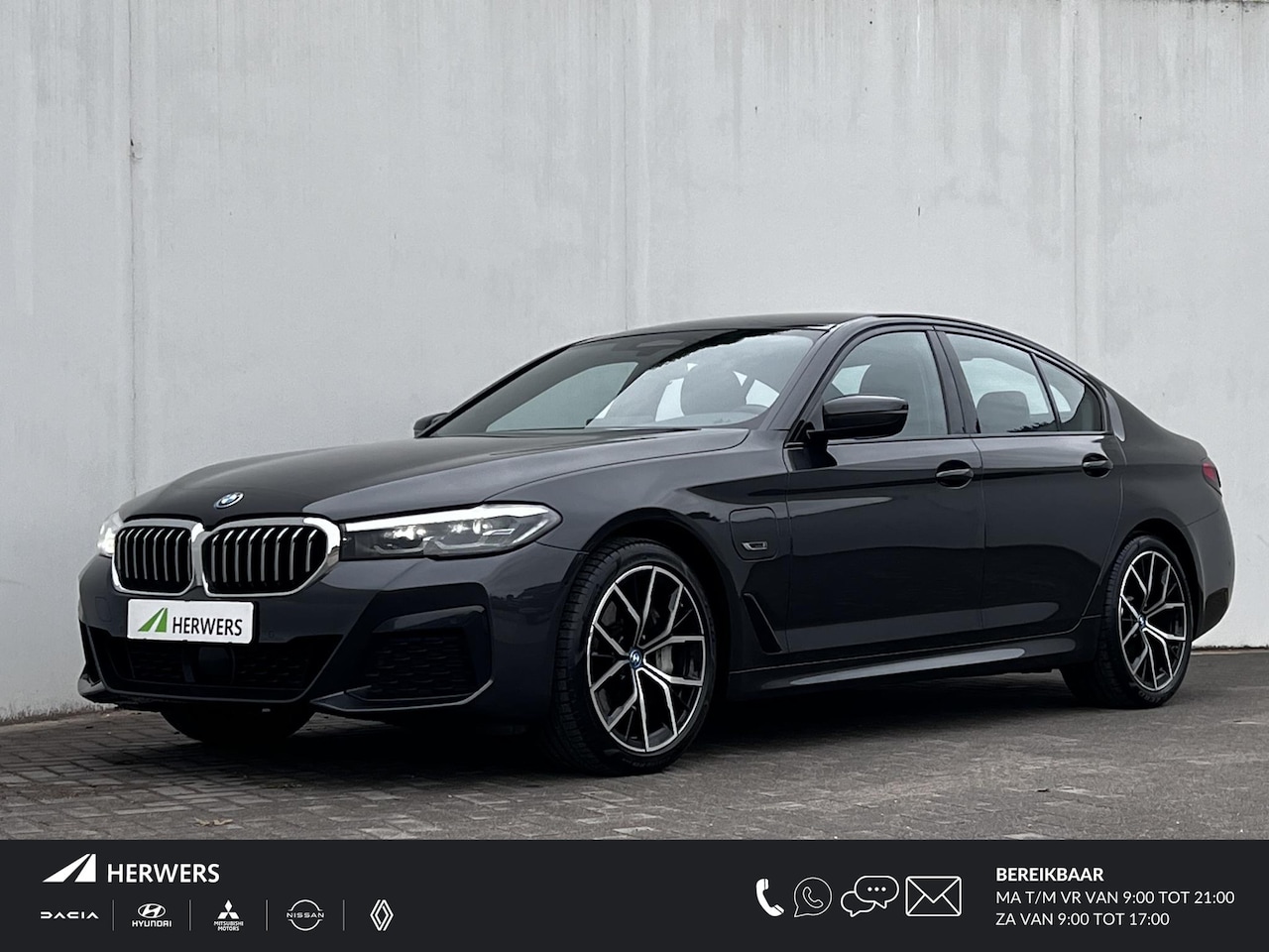 BMW 5-serie - 545e xDrive Executive Automaat / Dealer onderhouden / 6 cilinder / Accu SoH 92% / M sportp - AutoWereld.nl