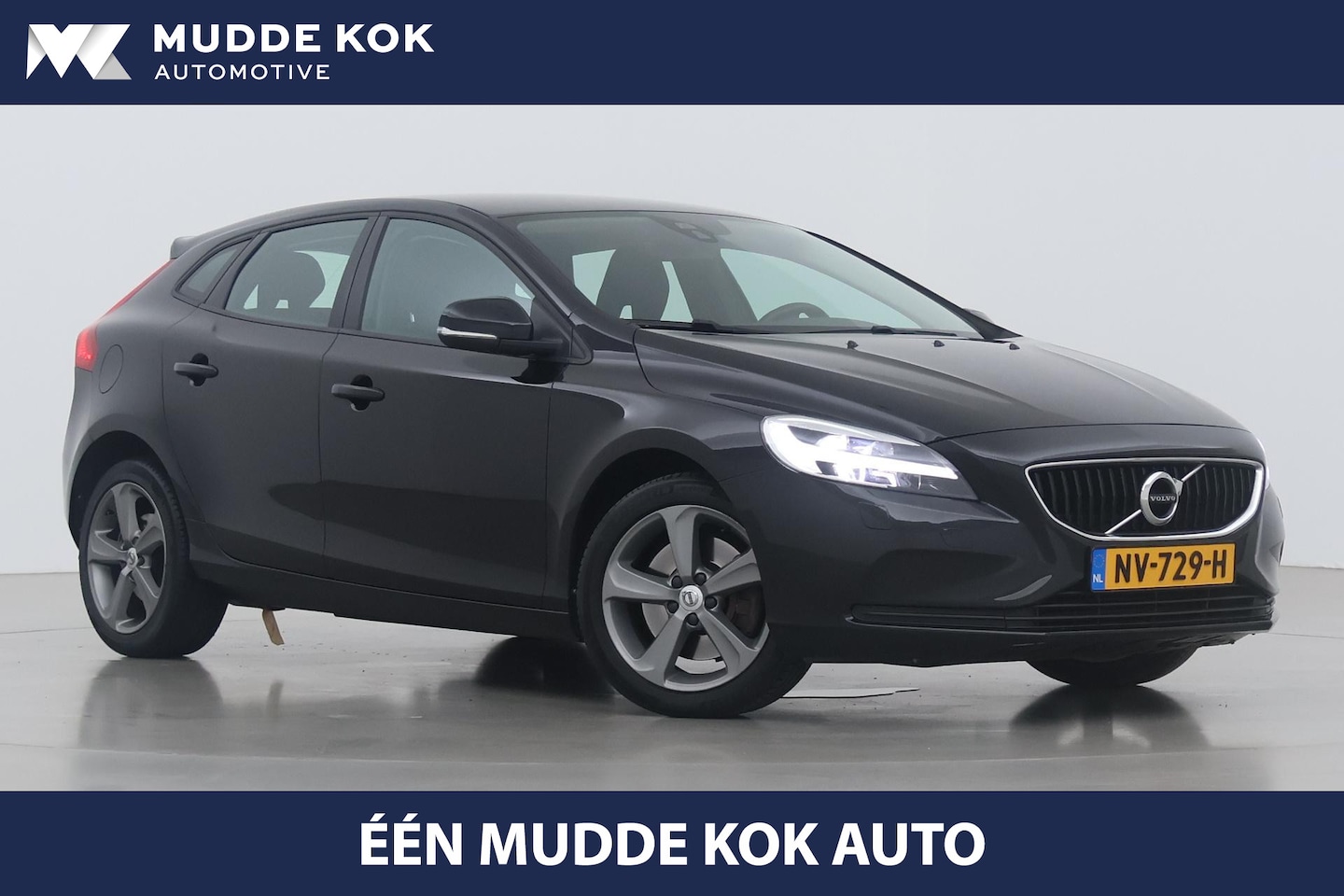 Volvo V40 - 1.5 T3 Nordic+ | Automaat | Stoelverwarming | Standkachel | Navigatie | 17 Inch - AutoWereld.nl