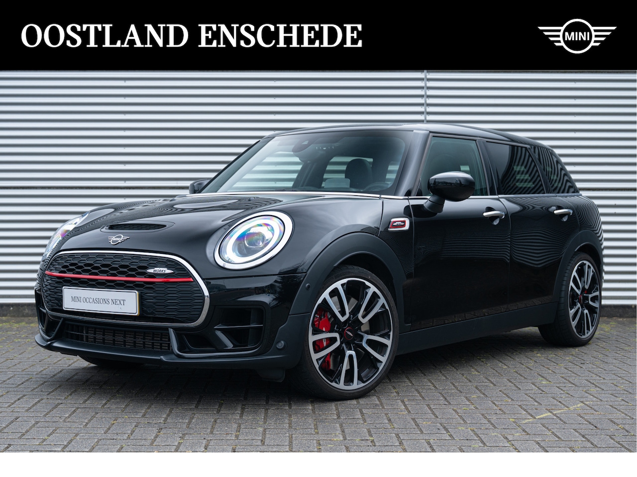 MINI Clubman - JCW ALL4 Chili Automaat / Panoramadak / Achteruitrijcamera / Comfort Access / Stoelverwarm - AutoWereld.nl