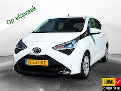 Toyota Aygo - 1.0 VVT-i x-play (73 PK) 1-Eig. & Dealer-Onderh. BOVAG-Garantie. NL-Auto. Navigatie/Apple