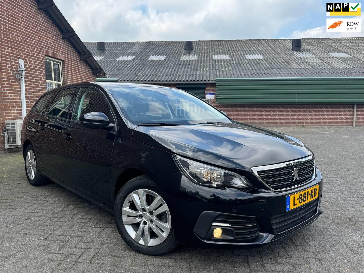 Peugeot 308 SW - 1.2 PureTech Blue Lease Active 1.2 PureTech Blue Lease Active NW apk - AutoWereld.nl
