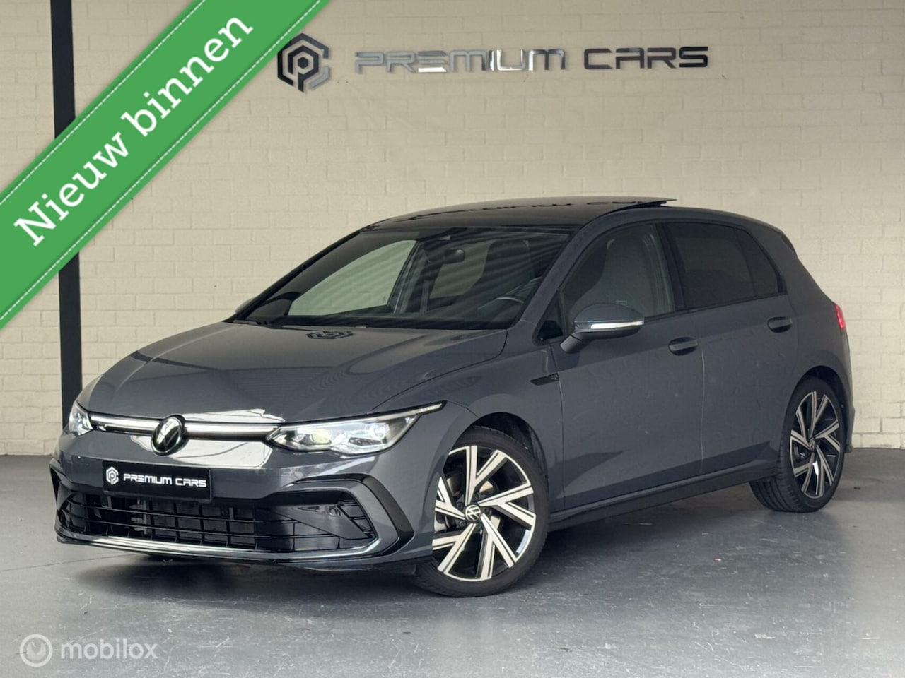 Volkswagen Golf - 1.5 eTSI R-Line Pano Keyless H&K Camera - AutoWereld.nl