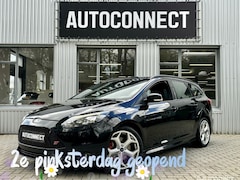 Ford Focus Wagon - 2.0 EcoBoost ST-2 NAVI, CAMERA, HALF/LEDER