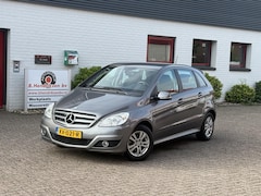 Mercedes-Benz B-klasse - B160 BlueEFFICIENCY Business Class/ Trekhaak/ Stoelverwarming/ Bluetooth/ All season bande