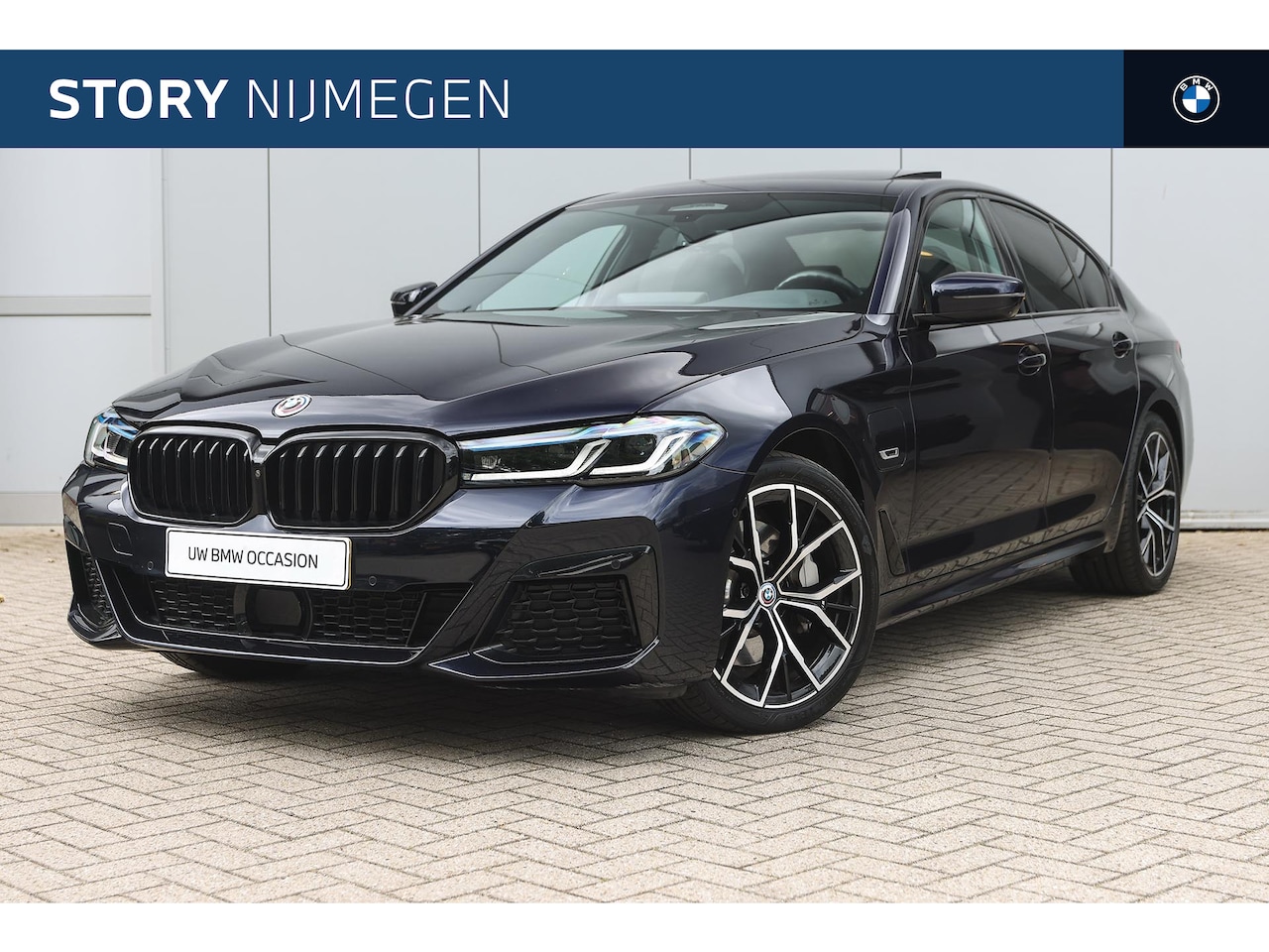 BMW 5-serie - 530e High Executive M Sport Automaat / BMW M 50 Jahre uitvoering / Schuif-kanteldak / Lase - AutoWereld.nl