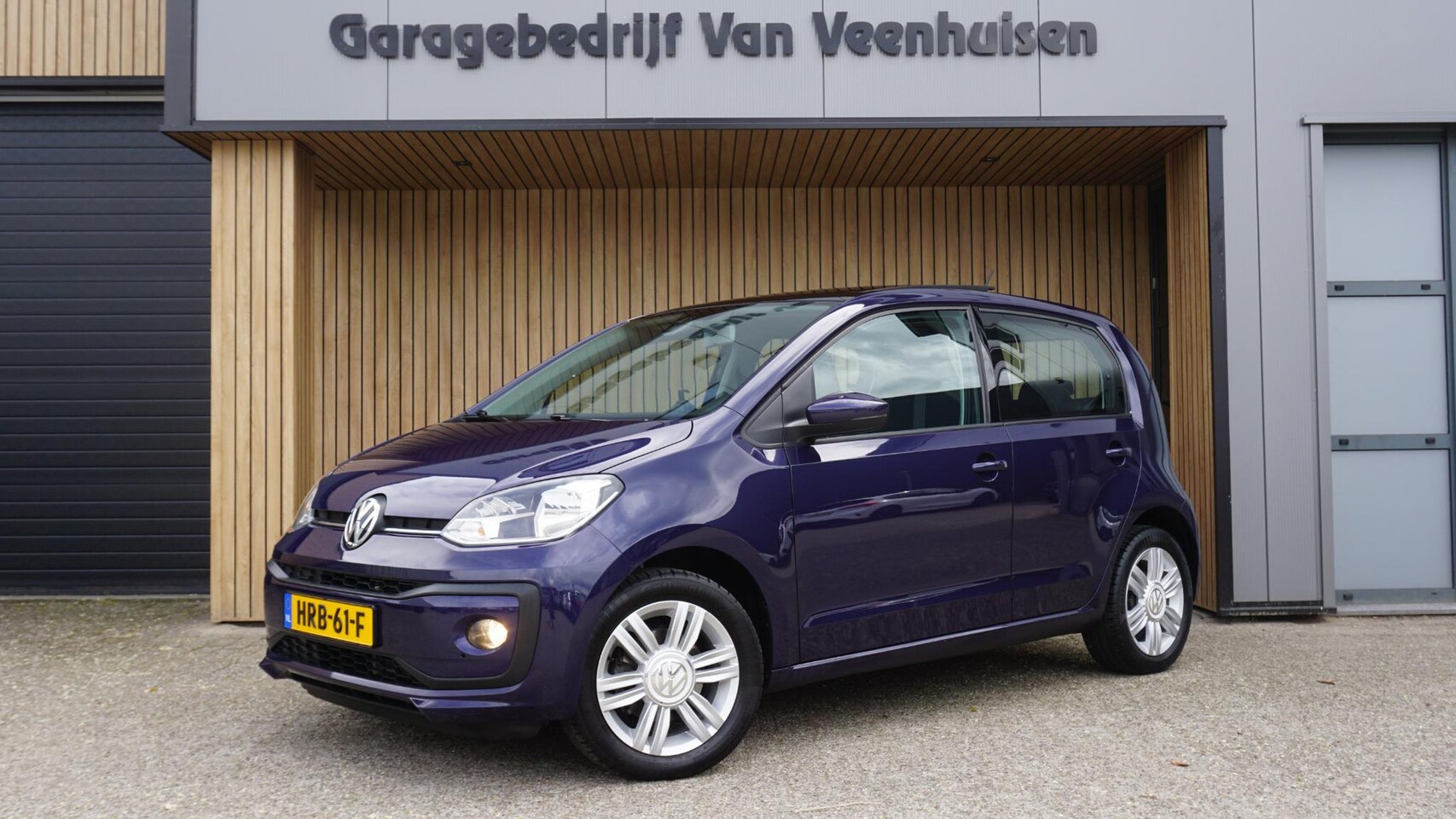 Volkswagen Up! - 1.0 60pk Automaat High up! 5Drs Pano.Dak 15inch LM Clima Cruise Control PDC 70202km! *Comp - AutoWereld.nl