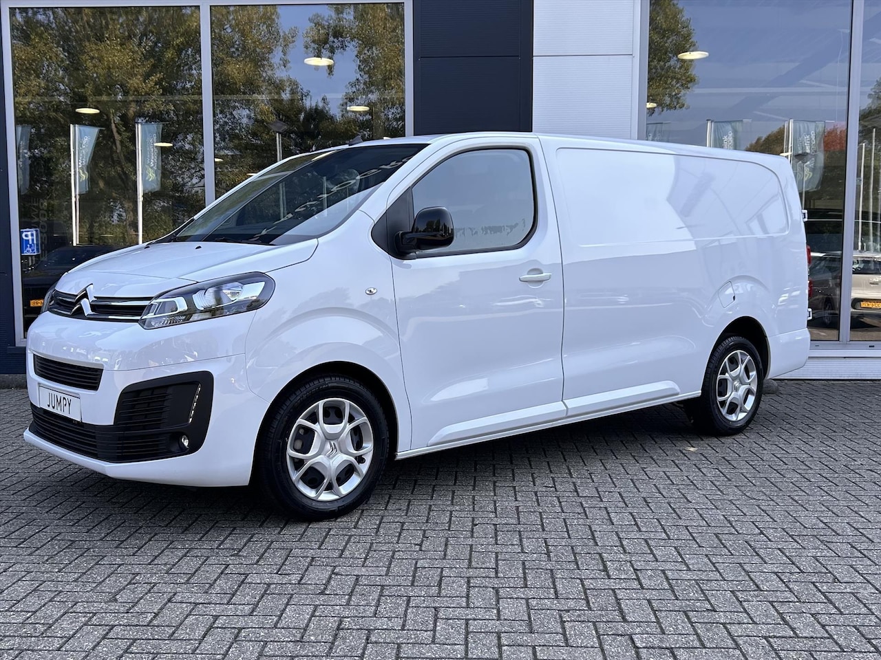 Citroën Jumpy - GB Lang 2.0 BlueHDi 145PK 3-zits | Navigatie | Airconditioning | Afneembare trekhaak | Par - AutoWereld.nl