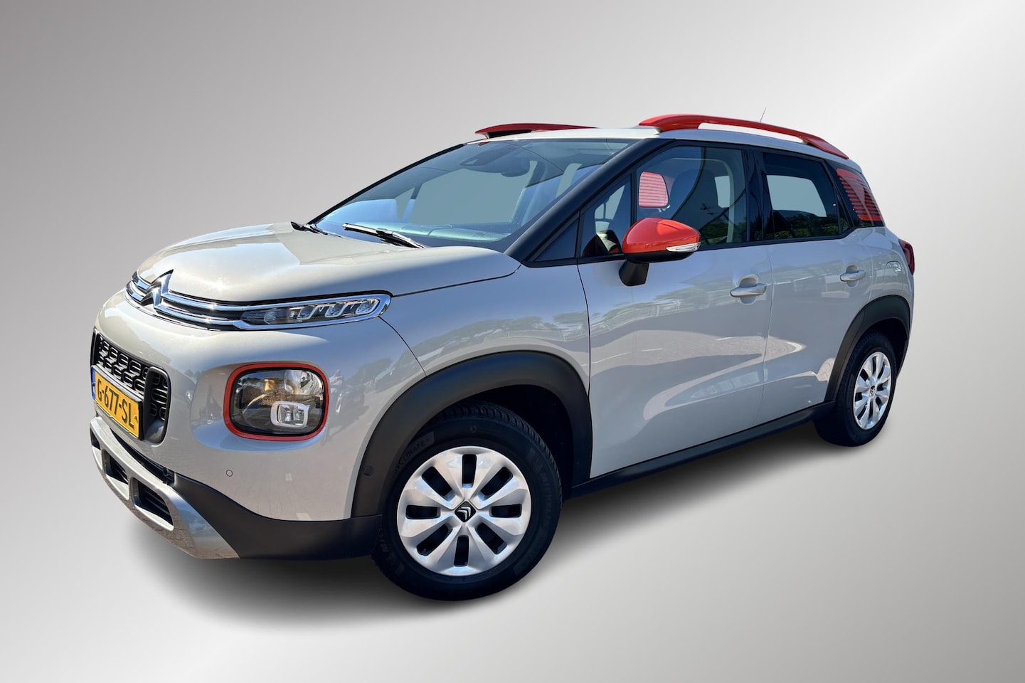 Citroën C3 Aircross - 1.2 PureTech S&S Shine Schuif/ kanteldak ,Trekhaak,Stoelverwarming,Apple Carplay Android A - AutoWereld.nl