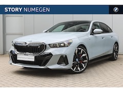 BMW i5 - eDrive40 M Sport / Panoramadak / Trekhaak / Bowers & Wilkins / Stoelventilatie / Comfort A