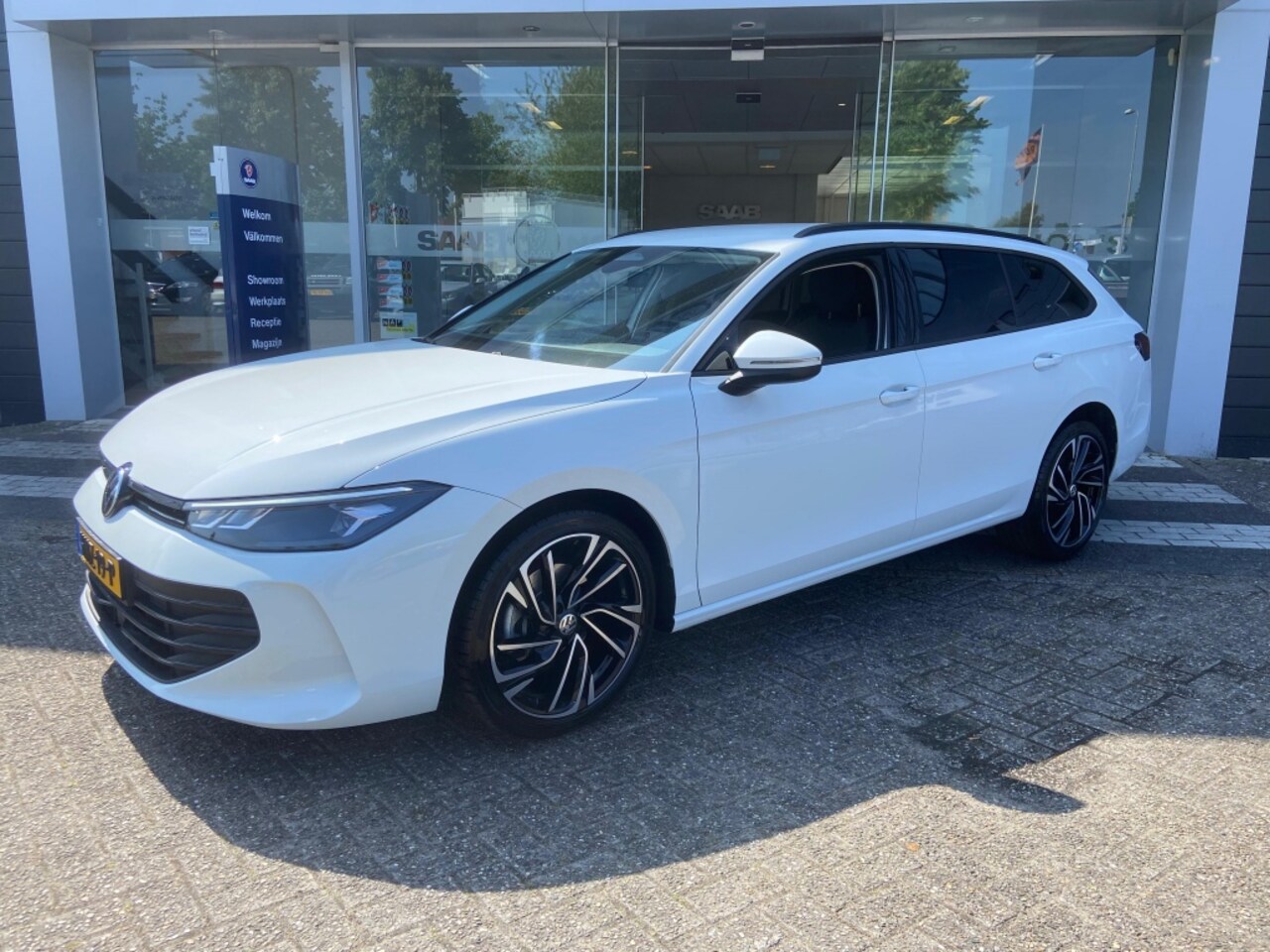 Volkswagen Passat Variant - 1.5 eTSI Sport/ climate control/Nav/19inch - AutoWereld.nl