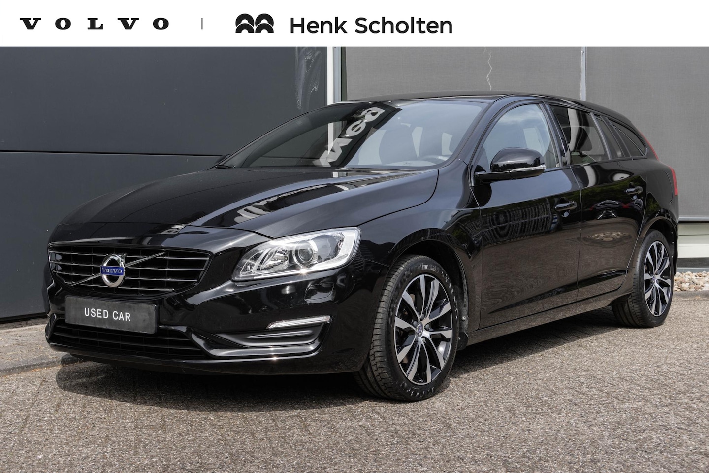 Volvo V60 - T2 Automaat Polar+ Dynamic Sport Lederen Bekleding | Afneembare Trekhaak | Stoelverwarming - AutoWereld.nl