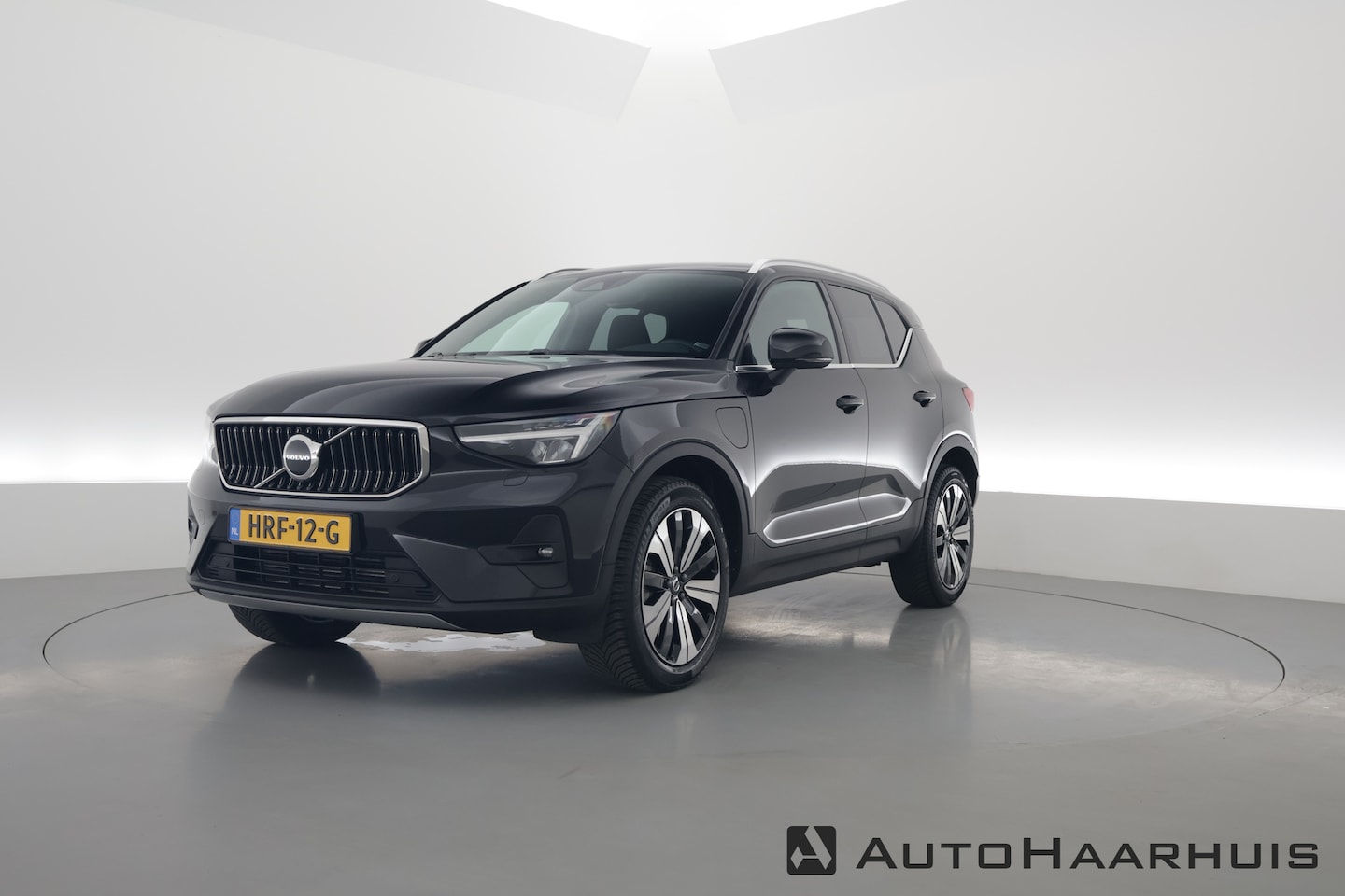 Volvo XC40 - T4 Recharge Core | Pilot Assist | Elek. Trekhaak | Camera | Navi | Stoel- Stuurverw. - AutoWereld.nl