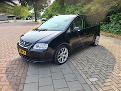 Volkswagen Touran - 2.0-16V FSI Trendline