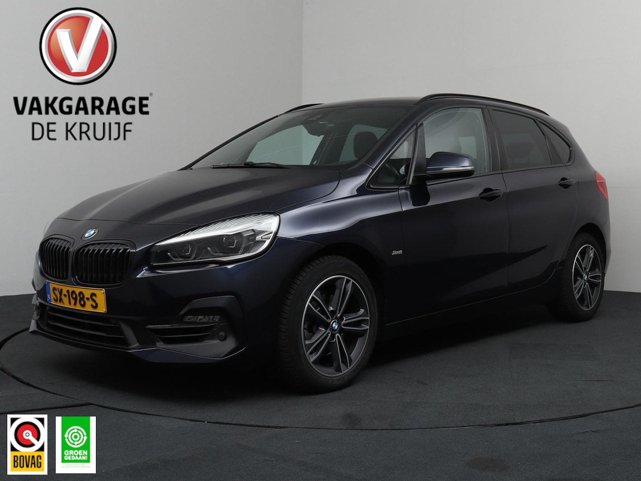 BMW 2-serie Active Tourer - 218i Executive Launch Edition Shadow line Trekhaak - AutoWereld.nl