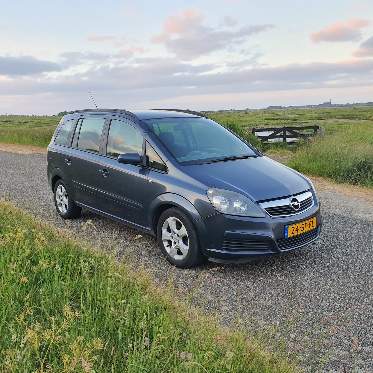Opel Zafira - 2.2 Enjoy Clima/Cruise - AutoWereld.nl