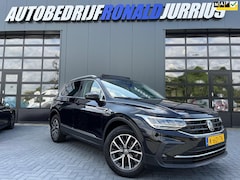 Volkswagen Tiguan - 1.5 TSI Life Business NL.Auto/Panoramadak/Facelift/Full Led/Alcantara/Elc.Achterklep/1Ste