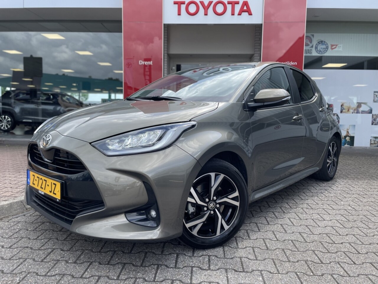 Toyota Yaris - 1.5 Hybrid 115 First Edition | Navi | Keyless entry + start | Ap - AutoWereld.nl