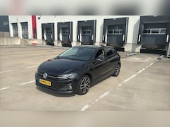 Volkswagen Polo - 1.6 TDI Comfortline GTI-UITVOERING BOMVOL AUTOMAAT ZWART 2018