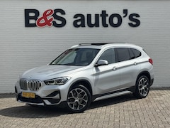BMW X1 - SDrive18i High Executive Trekhaak Navigatie Led verlichting Clima Cruise Panorama