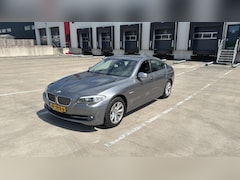 BMW 5-serie - 520i Executive 134.000 NAP AUTOMAAT NW APK 2012 GRIJS
