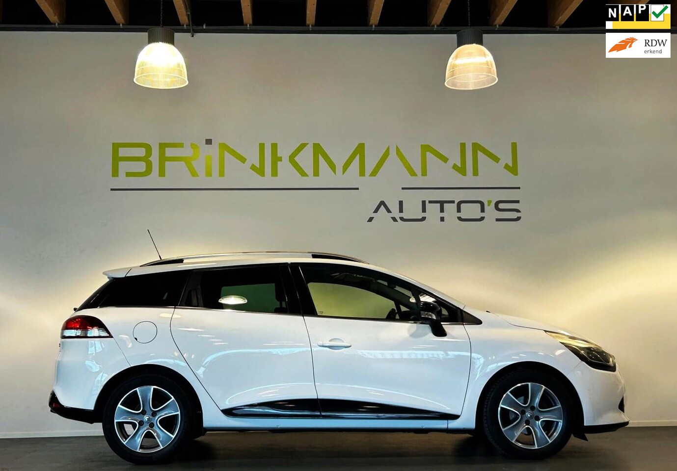 Renault Clio Estate - 0.9 TCe Night&Day - Nav. - PDC - 1e Eign. - AutoWereld.nl