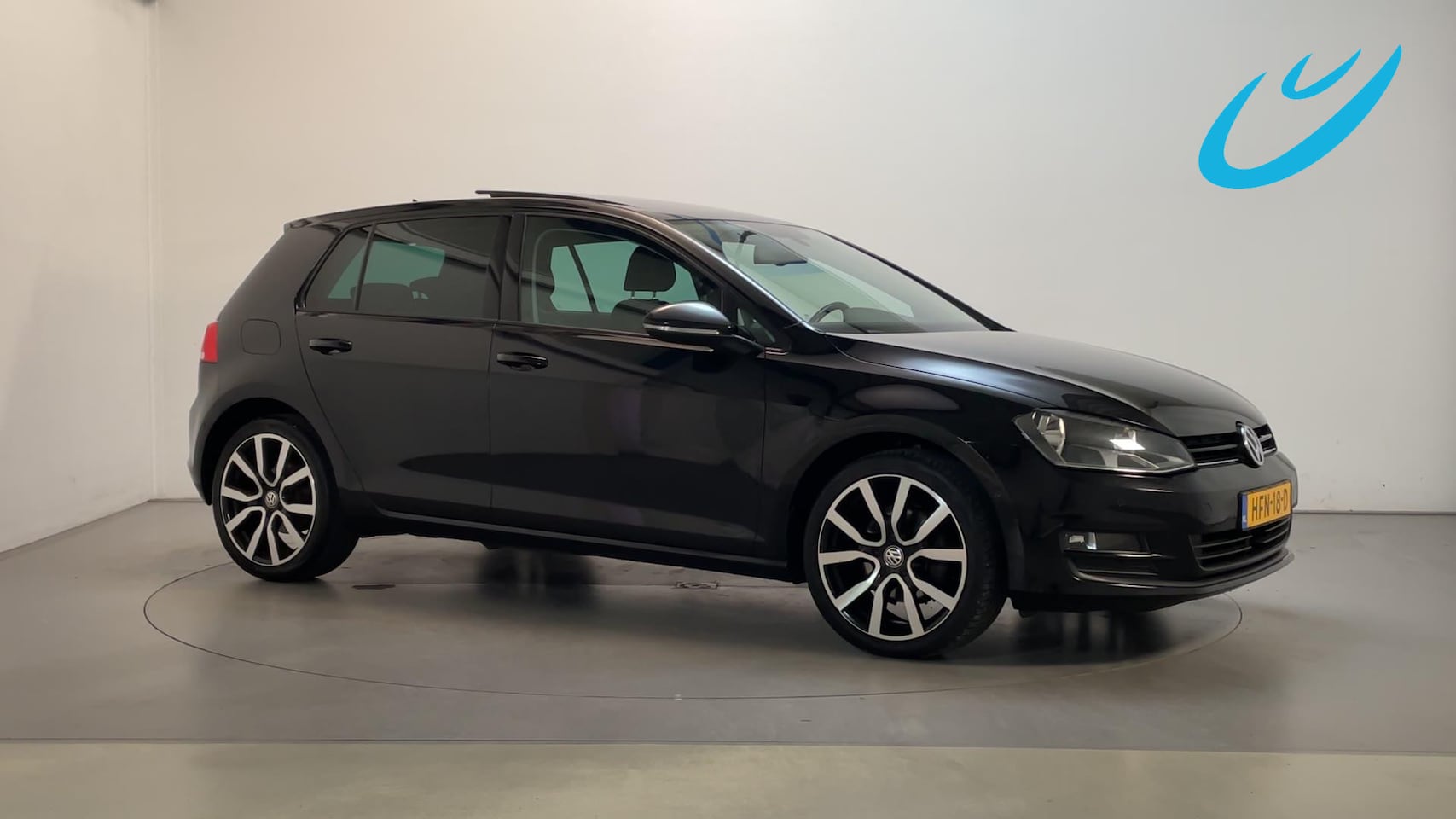 Volkswagen Golf - 1.4 TSI Highline Panoramadak Navigatie Parkeersensoren Climate Control - AutoWereld.nl