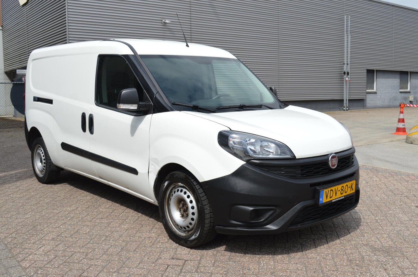 Fiat Doblò Cargo - 1.6 MJ L2H1 Maxi 3 zits bj20 airco navi - AutoWereld.nl