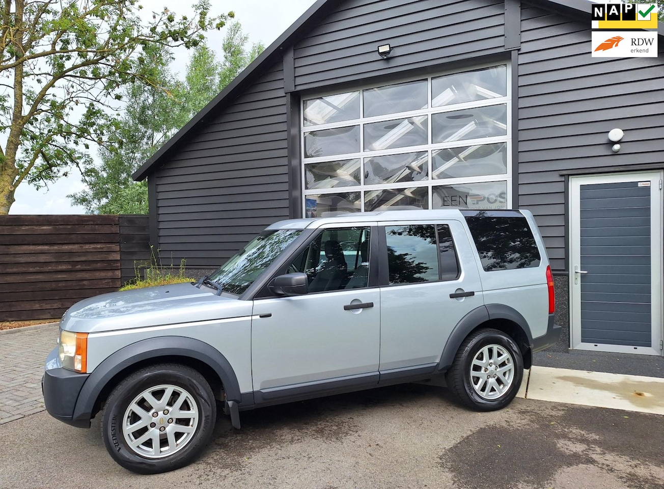 Land Rover Discovery - 2.7 TdV6 S Grijs kenteken ! Luchtvering, Navigatie, Airco, Trekhaak. Volledig onderhouden - AutoWereld.nl