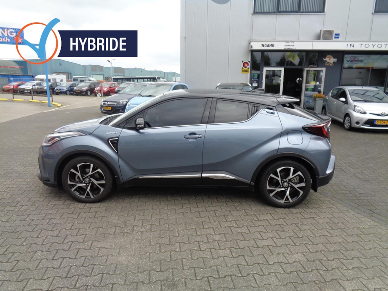 Toyota C-HR - 2.0 Hybrid GR; Bi-Tone; Trekhaak; Camera; Adap. cruise; Keyless - AutoWereld.nl