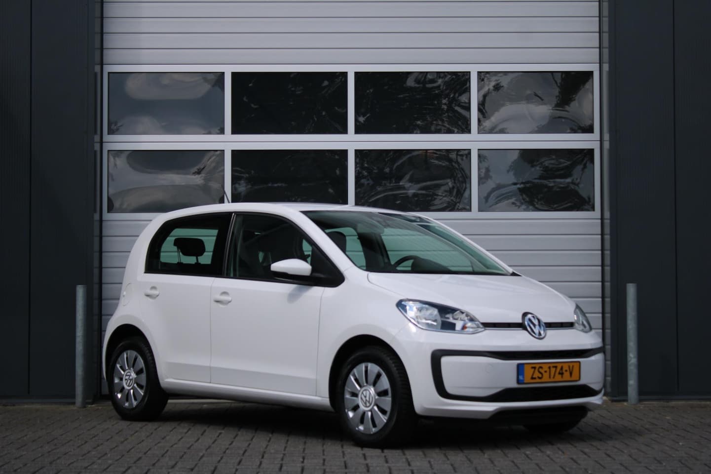 Volkswagen Up! - 1.0 BMT move up! Airco/Cruise/Bluetooth/PDC/DAB/Radio.AUX/Elek.Ramen/C.V./1e.Eigenaar/Deal - AutoWereld.nl