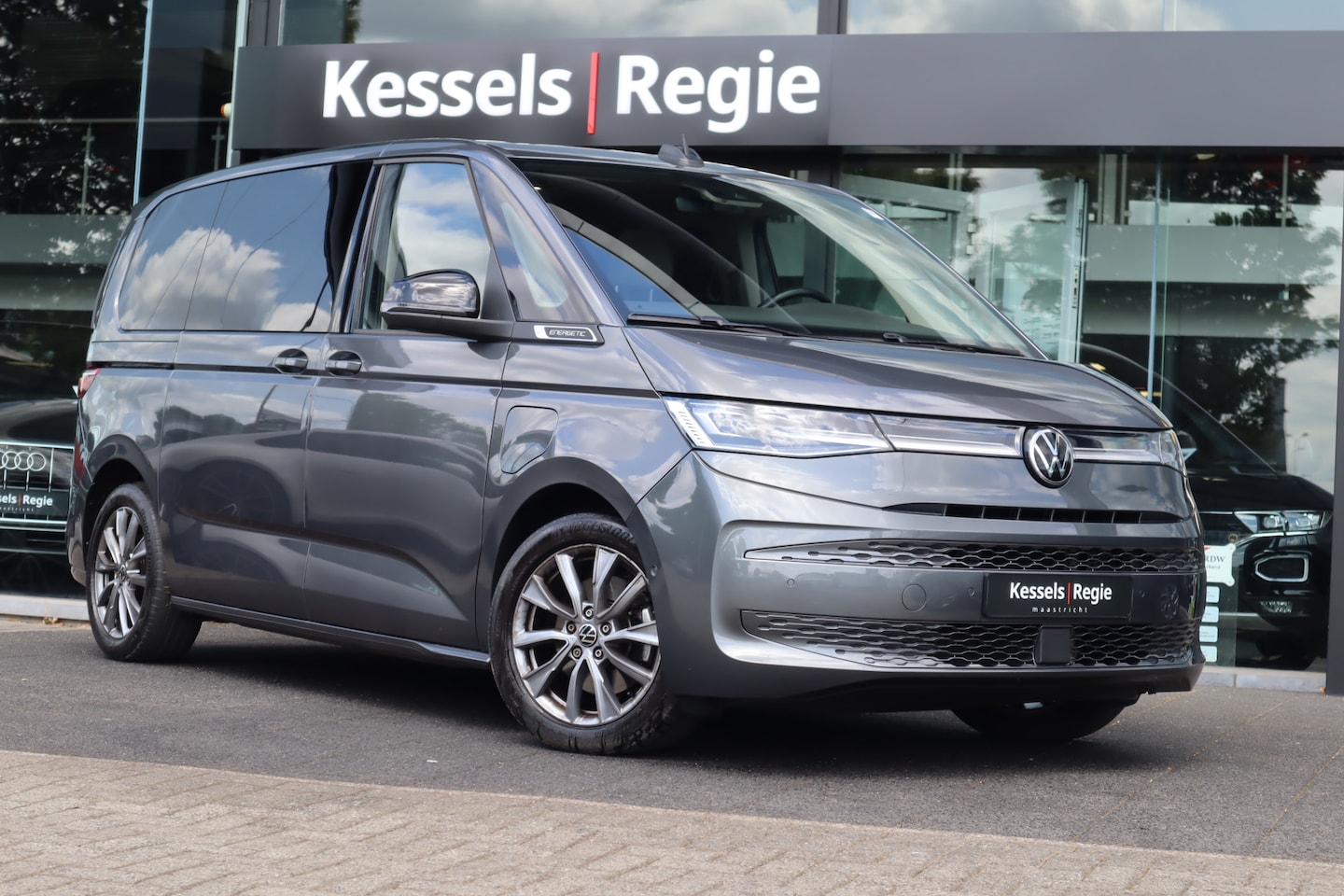 Volkswagen Multivan - 1.4 eHybrid DSG Energetic Pano 7 pers. Led Navi Camera - AutoWereld.nl