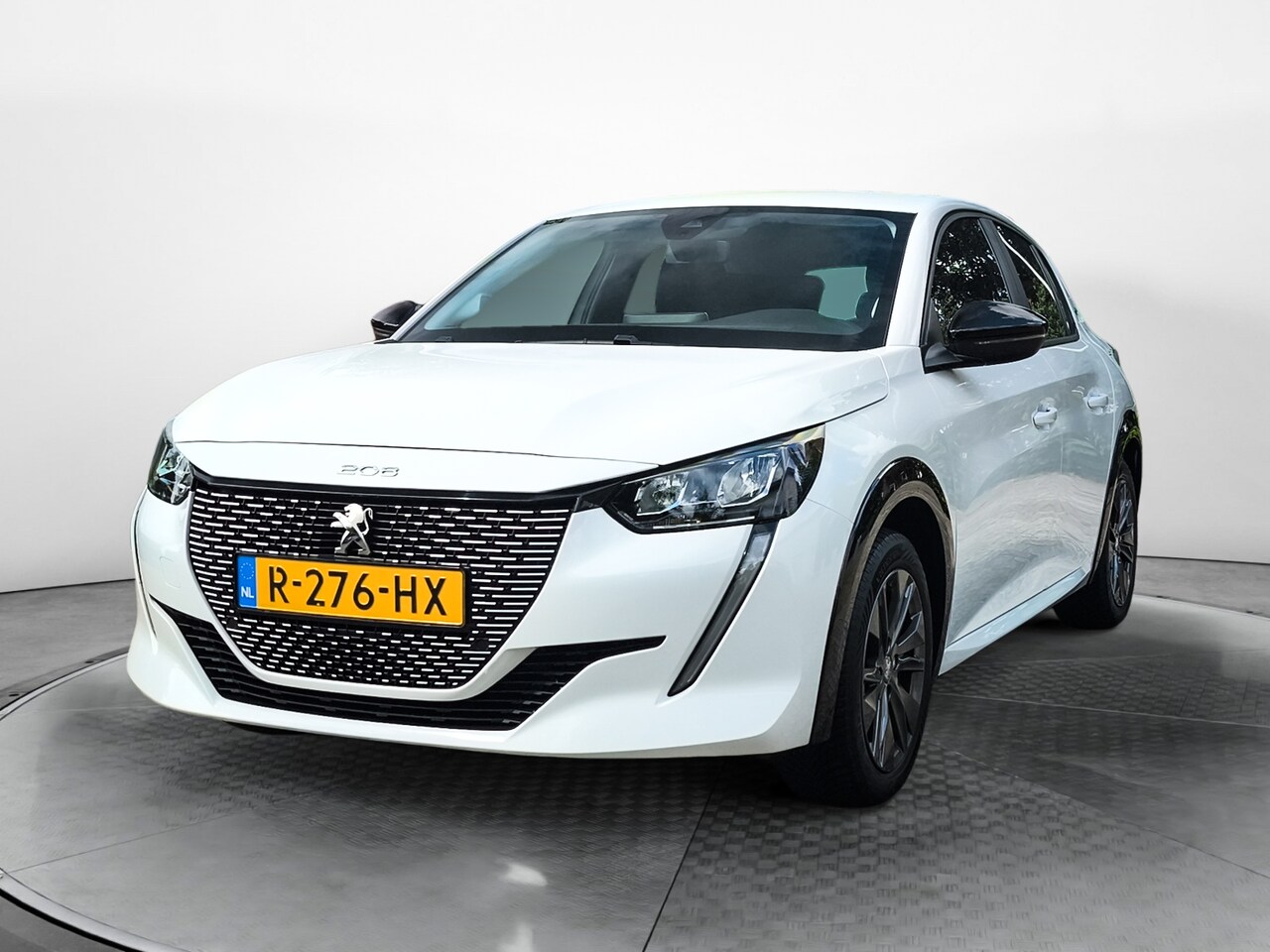 Peugeot e-208 - EV Active Pack 50 kWh (136 PK) 1e-Eig. & Dealer-Onderh. BOVAG-Garantie. NL-Auto. Navigatie - AutoWereld.nl