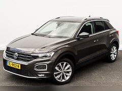 Volkswagen T-Roc - 1.5 TSi 150 PK Sport | Adapt. Cruise | Trekhaak | LED | 17 inch LMV | Getint Glas