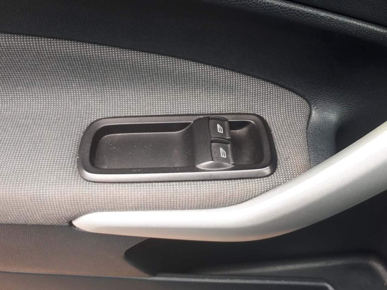 Ford Fiesta - 1.25 Sensation Edition RADIO CD/AIRCO/AUX IN/ELEK RAMEN+SPIEGELS