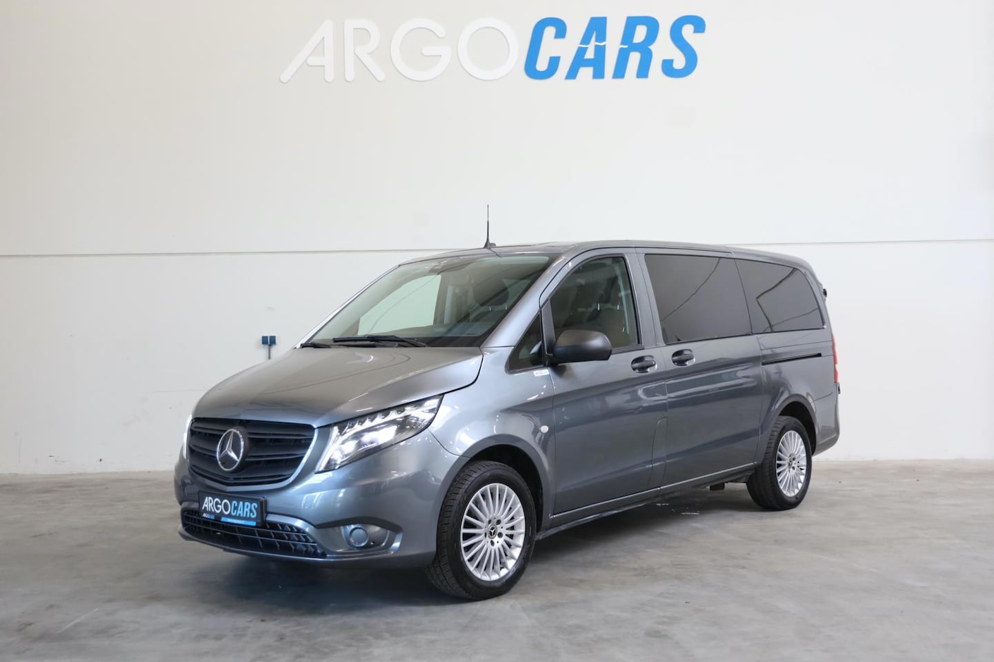 Mercedes-Benz Vito Tourer - 124 CDI AUT DUBBELE CAB LED 237PK 5 PERS NAVI BLIS CLIMA CRUISE CONTROL LEASE V/A €144 P.M - AutoWereld.nl