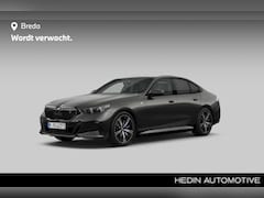 BMW i5 - eDrive40 84 kWh | M-sport Shadow Line | Driving Assistant Professional | Stoelverwarming V