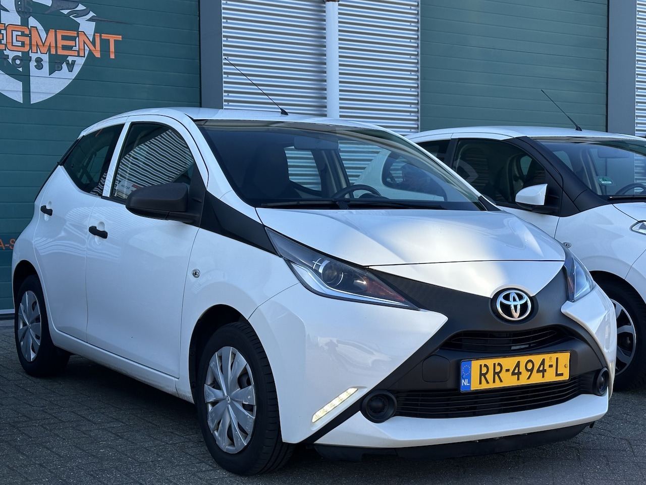 Toyota Aygo - 1.0 VVT-i x-fun / Airco / dealeronderh / NAP / Bluetooth - AutoWereld.nl