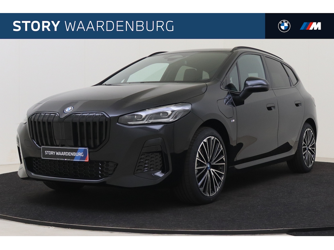 BMW 2-serie Active Tourer - 225e xDrive M Sport Automaat / Panoramadak / Trekhaak / Sportstoelen / Achteruitrijcamera - AutoWereld.nl